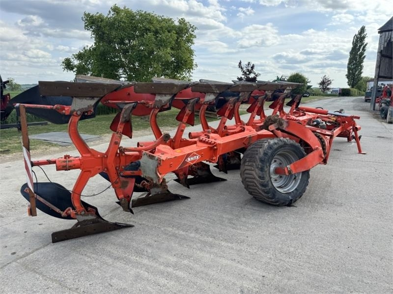Kuhn Kuhn VT1180M6H 5+1 Semi Mounted Plough - Charrue: photos 2 Kuhn Kuhn VT1180M6H 5+1 Semi Mounted Plough - Charrue: photos 2