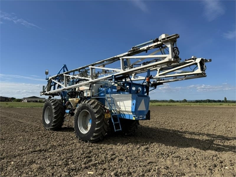 Matrot Matrot M44D 36m Self Propelled Sprayer - Pulvé porté: photos 2 Matrot Matrot M44D 36m Self Propelled Sprayer - Pulvé porté: photos 2