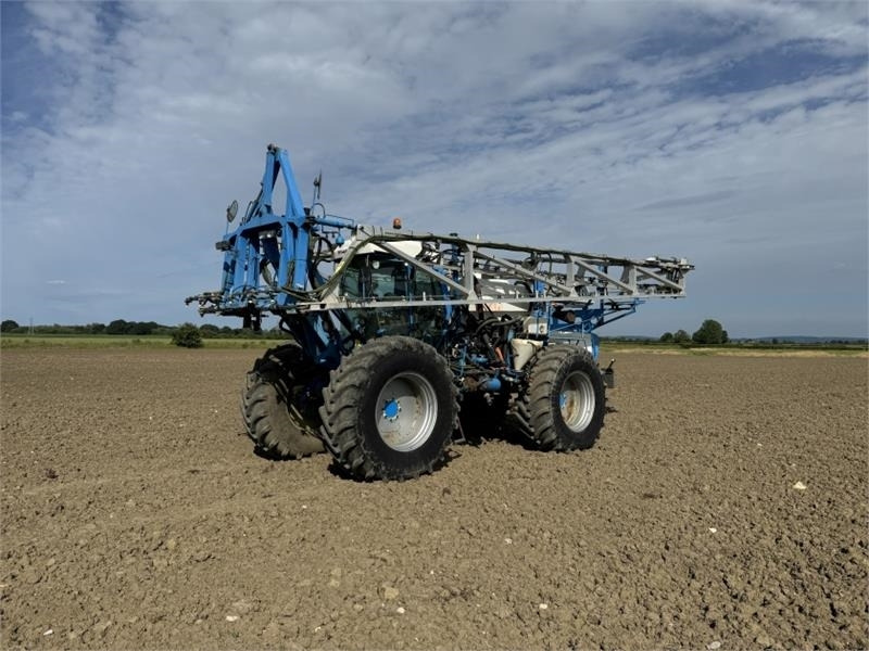Matrot Matrot M44D 36m Self Propelled Sprayer - Pulvé porté: photos 1 Matrot Matrot M44D 36m Self Propelled Sprayer - Pulvé porté: photos 1