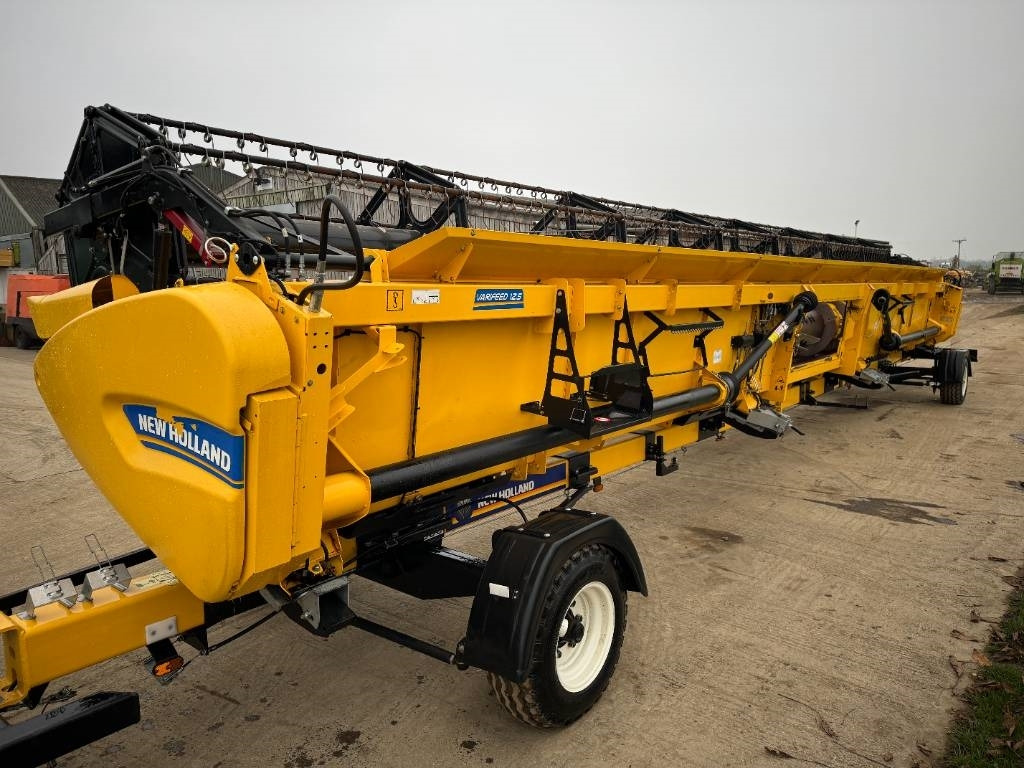 New Holland 41 FT Vari-Feed Header - Accessoire de matériels de récolte: photos 4 New Holland 41 FT Vari-Feed Header - Accessoire de matériels de récolte: photos 4