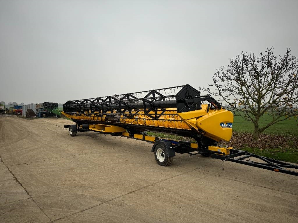 New Holland 41 FT Vari-Feed Header - Accessoire de matériels de récolte: photos 1 New Holland 41 FT Vari-Feed Header - Accessoire de matériels de récolte: photos 1