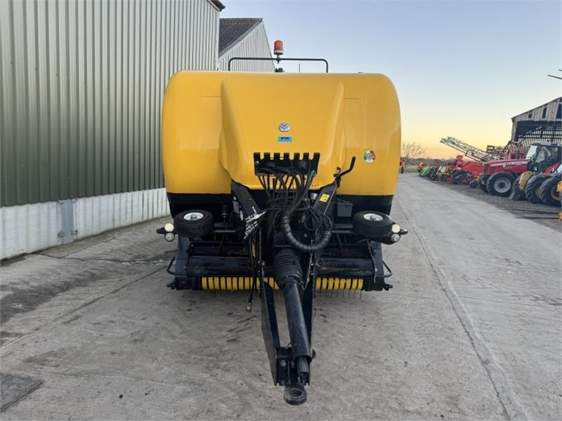 New Holland New Holland BB9060 Baler - Presse à balles cubiques: photos 5 New Holland New Holland BB9060 Baler - Presse à balles cubiques: photos 5
