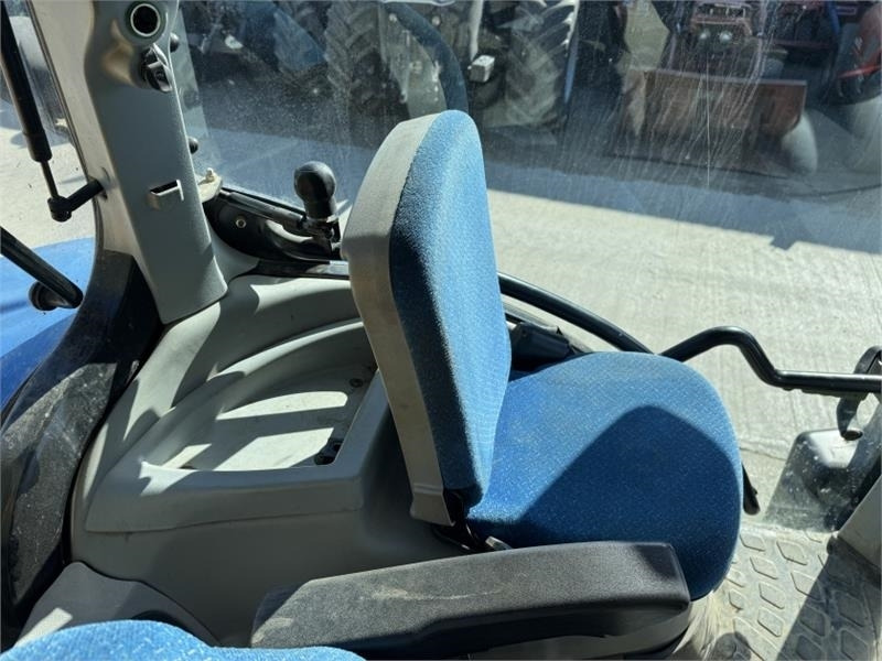 Epareuse New Holland New Holland T6080 c/w Herder Cavalier Mid Mount He: photos 16