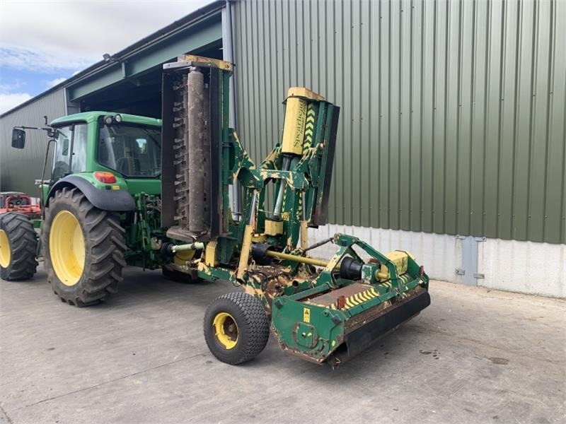 Spearhead Spearhead Trident 4000 4M Folding Flail Mower - Faucheuse: photos 4 Spearhead Spearhead Trident 4000 4M Folding Flail Mower - Faucheuse: photos 4