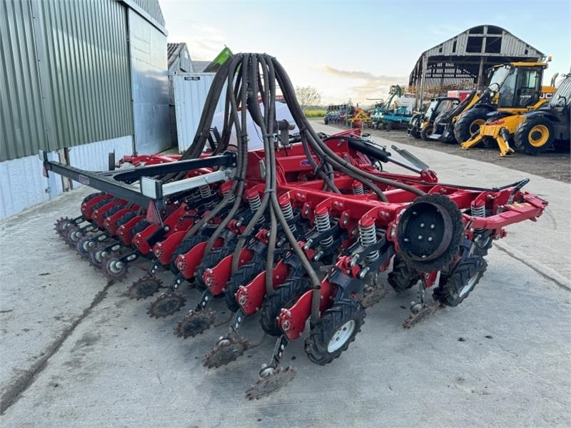 Sumo Sumo DD4 Seed Drill c/w Front Tank - Combiné de semis: photos 5 Sumo Sumo DD4 Seed Drill c/w Front Tank - Combiné de semis: photos 5