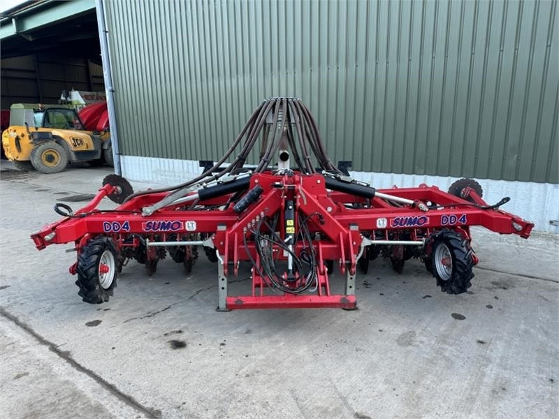 Sumo Sumo DD4 Seed Drill c/w Front Tank - Combiné de semis: photos 2 Sumo Sumo DD4 Seed Drill c/w Front Tank - Combiné de semis: photos 2