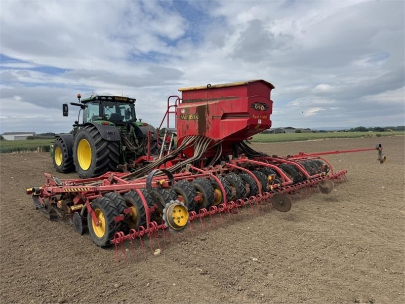 Vaderstad Rapid A800s **Video Below**  - Combiné de semis: photos 4 Vaderstad Rapid A800s **Video Below**  - Combiné de semis: photos 4