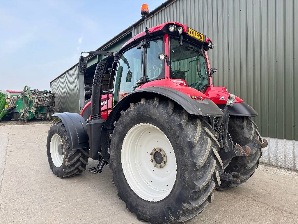 Valtra T194 Versu - Tracteur agricole: photos 2 Valtra T194 Versu - Tracteur agricole: photos 2