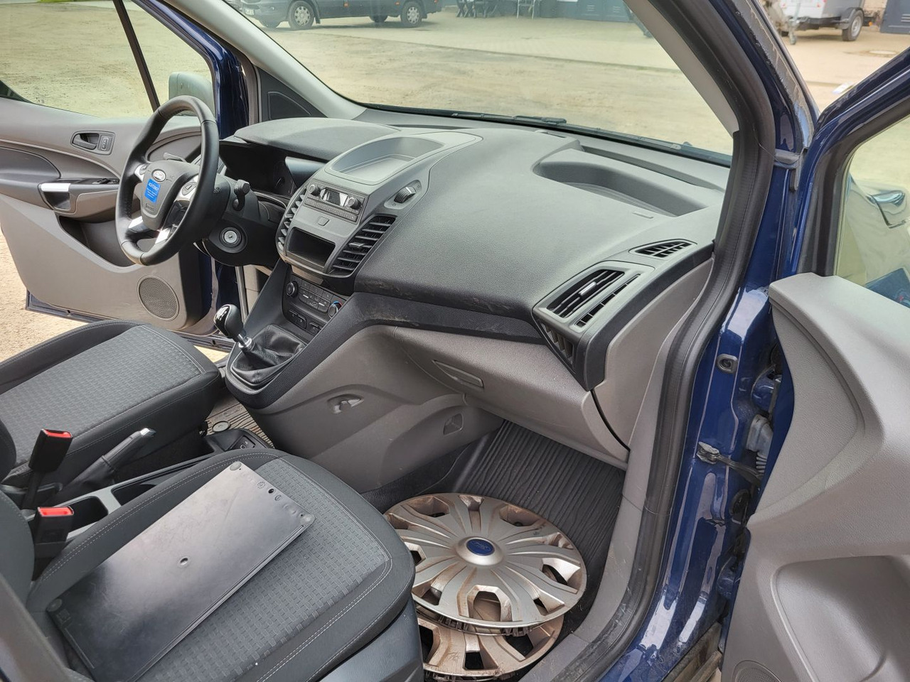 Crédit-bail de FORD Transit Connect 240 L1 Trend FORD Transit Connect 240 L1 Trend: photos 10