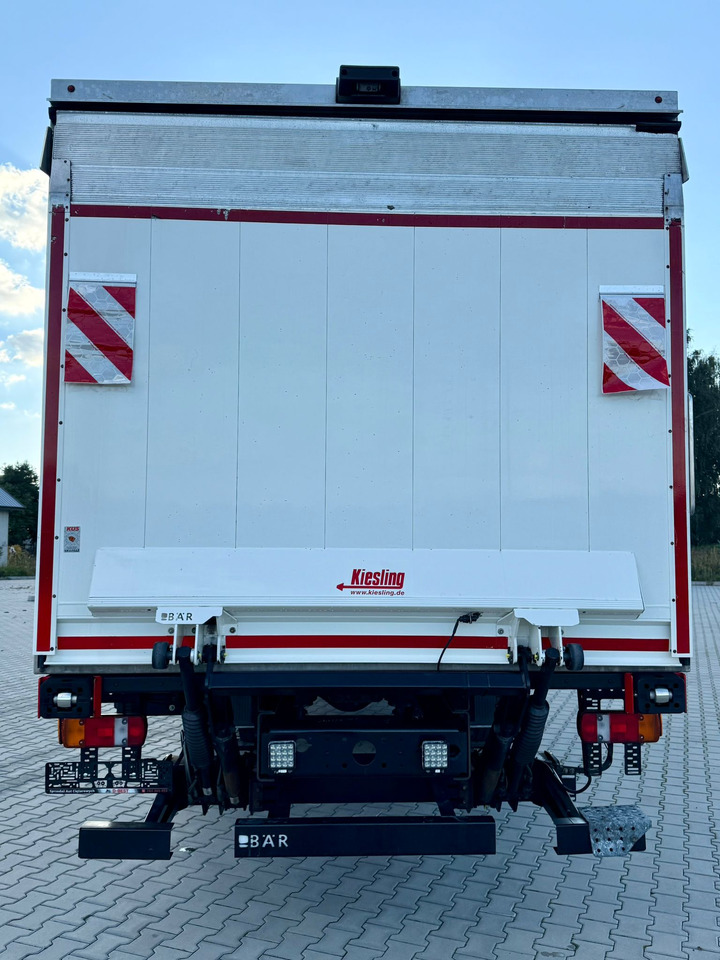 MAN TGM 15.290 / CHŁODNIA / WINDA / 8.3 M DŁUGOŚCI / 20 EUROPALET / THERMO KING / +30/-30 / AUTOMAT / 2021 ROK / SERWISOWANY - Camion frigorifique: photos 5 MAN TGM 15.290 / CHŁODNIA / WINDA / 8.3 M DŁUGOŚCI / 20 EUROPALET / THERMO KING / +30/-30 / AUTOMAT / 2021 ROK / SERWISOWANY - Camion frigorifique: photos 5