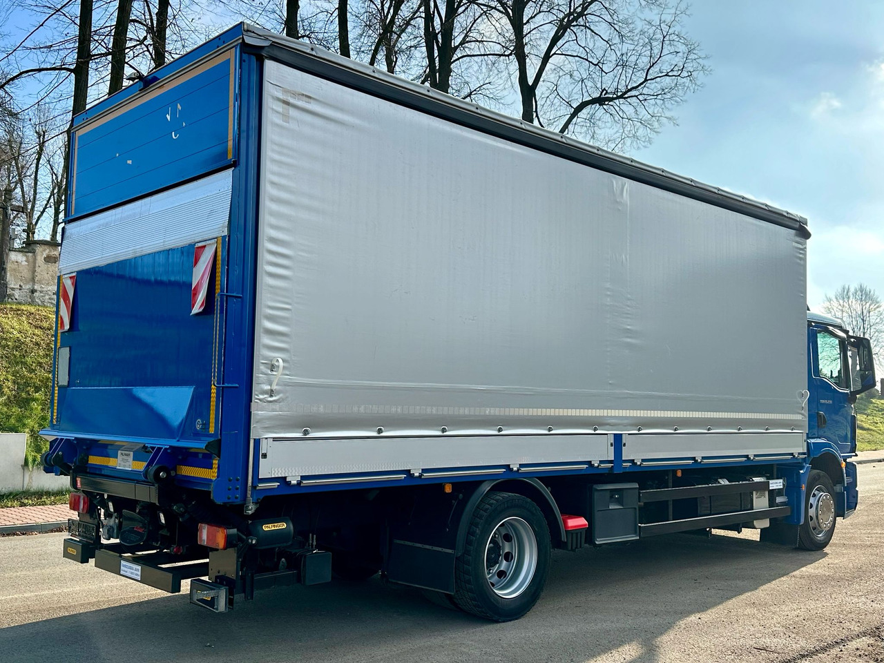 MAN TGM 15.290 / FIRANKA / WINDA / AUTOMAT / 2021 ROK / 18 EUROPALET / 15 T DMC - Camion à rideaux coulissants: photos 3 MAN TGM 15.290 / FIRANKA / WINDA / AUTOMAT / 2021 ROK / 18 EUROPALET / 15 T DMC - Camion à rideaux coulissants: photos 3