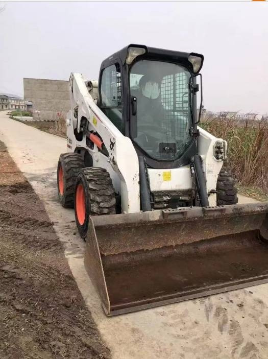 Bobcat S 770 - Mini chargeuse: photos 1 Bobcat S 770 - Mini chargeuse: photos 1