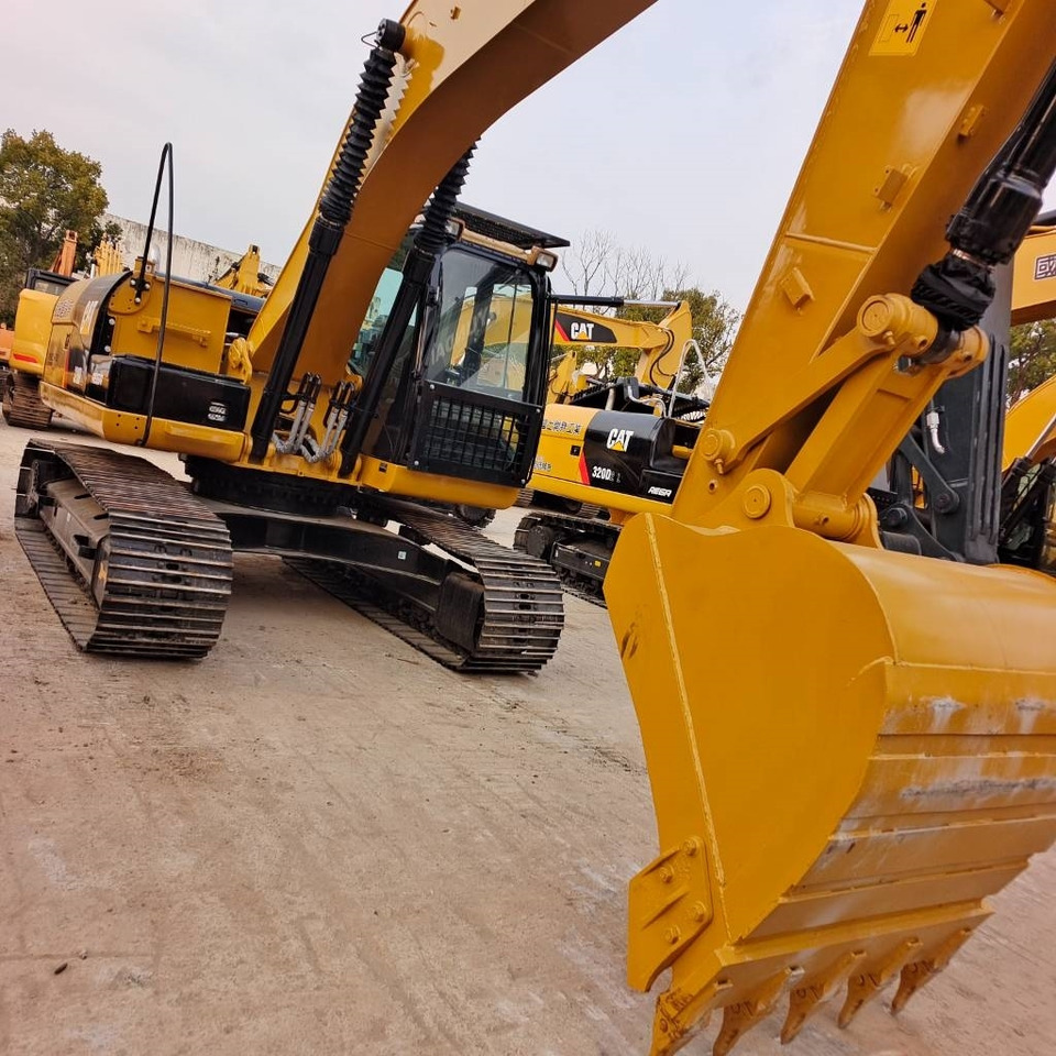 CAT 320 D - Pelle sur chenille: photos 5 CAT 320 D - Pelle sur chenille: photos 5