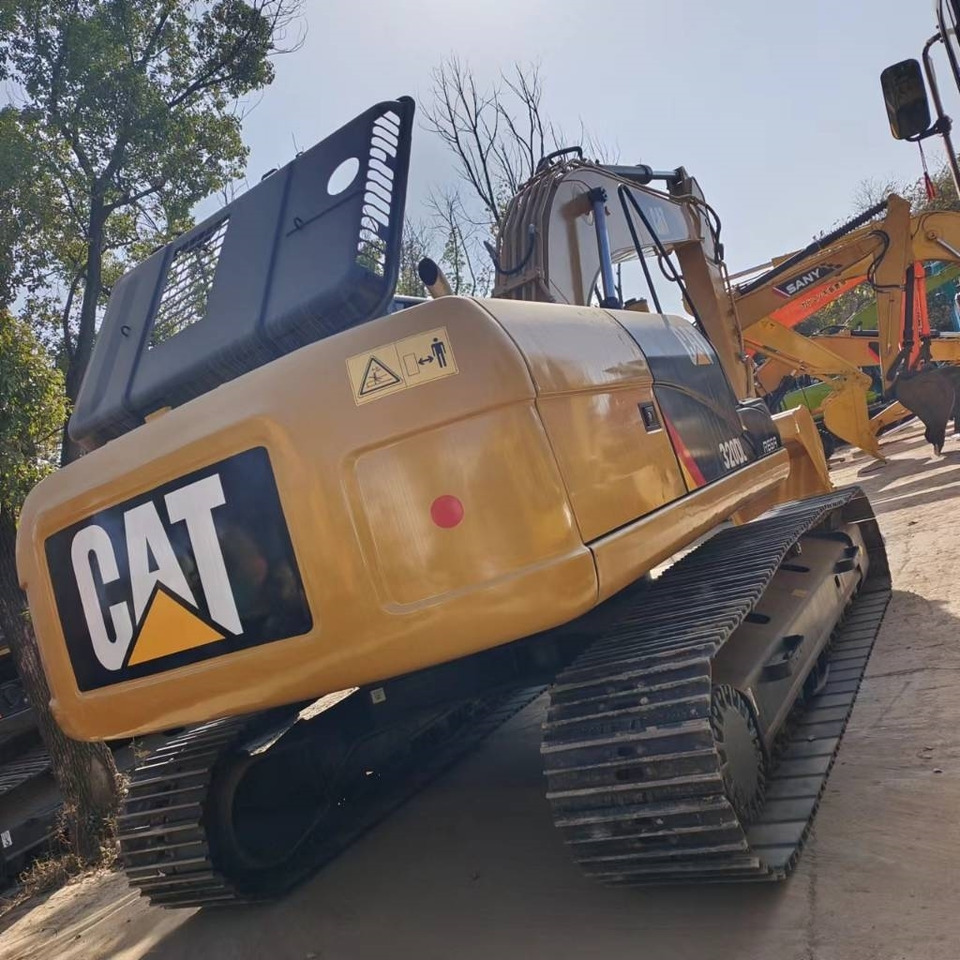 CAT 320 D L - Pelle sur chenille: photos 2 CAT 320 D L - Pelle sur chenille: photos 2