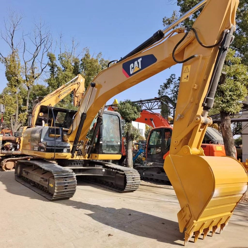 CAT 320 D L - Pelle sur chenille: photos 5 CAT 320 D L - Pelle sur chenille: photos 5