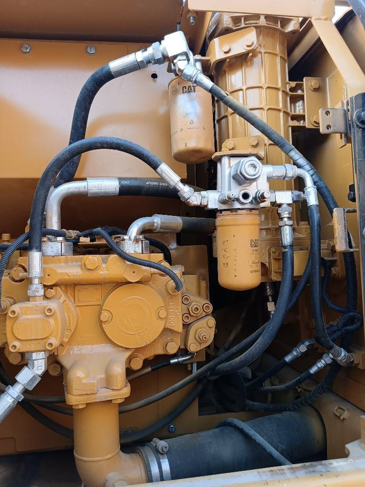 CAT 320D2 - Pelle sur chenille: photos 3 CAT 320D2 - Pelle sur chenille: photos 3