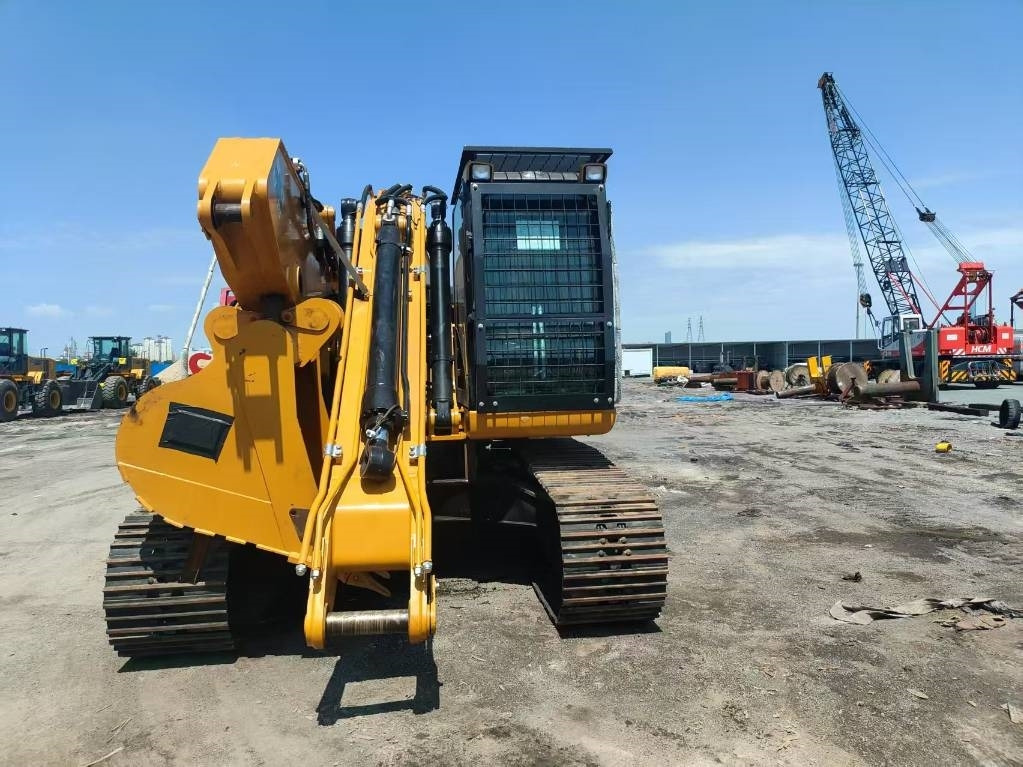 CAT 324 D2L - Pelle sur chenille: photos 5 CAT 324 D2L - Pelle sur chenille: photos 5