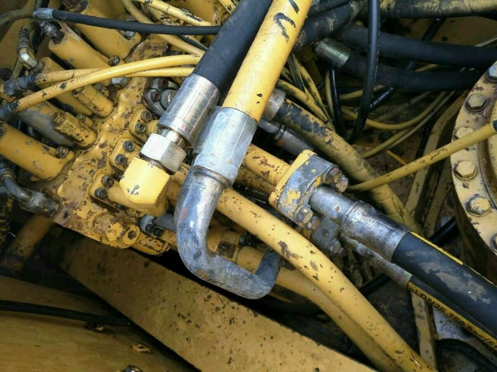 CAT 330 C - Pelle sur chenille: photos 3 CAT 330 C - Pelle sur chenille: photos 3