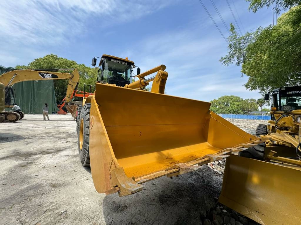 CAT 966 H - Chargeuse sur pneus: photos 1 CAT 966 H - Chargeuse sur pneus: photos 1