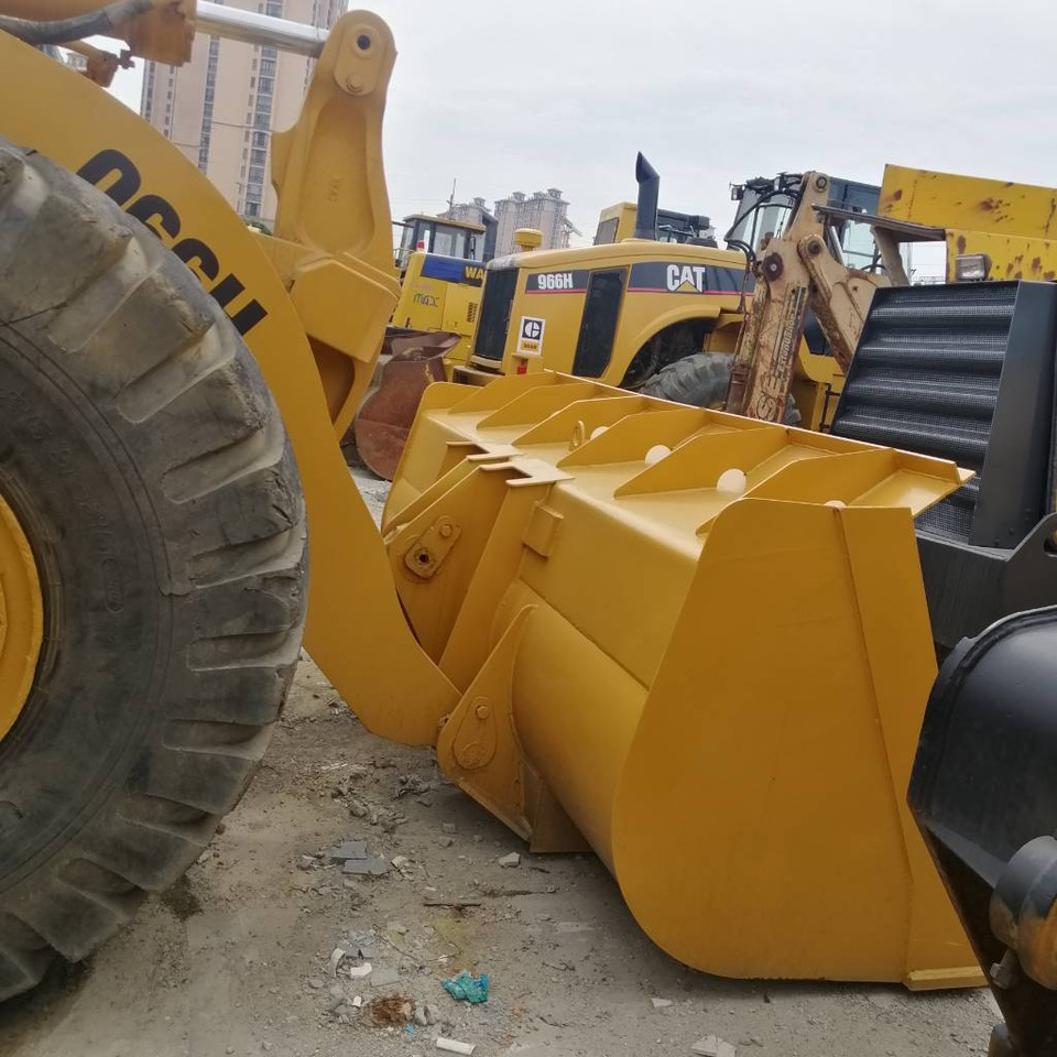 CAT 966 H - Chargeuse sur pneus: photos 4 CAT 966 H - Chargeuse sur pneus: photos 4
