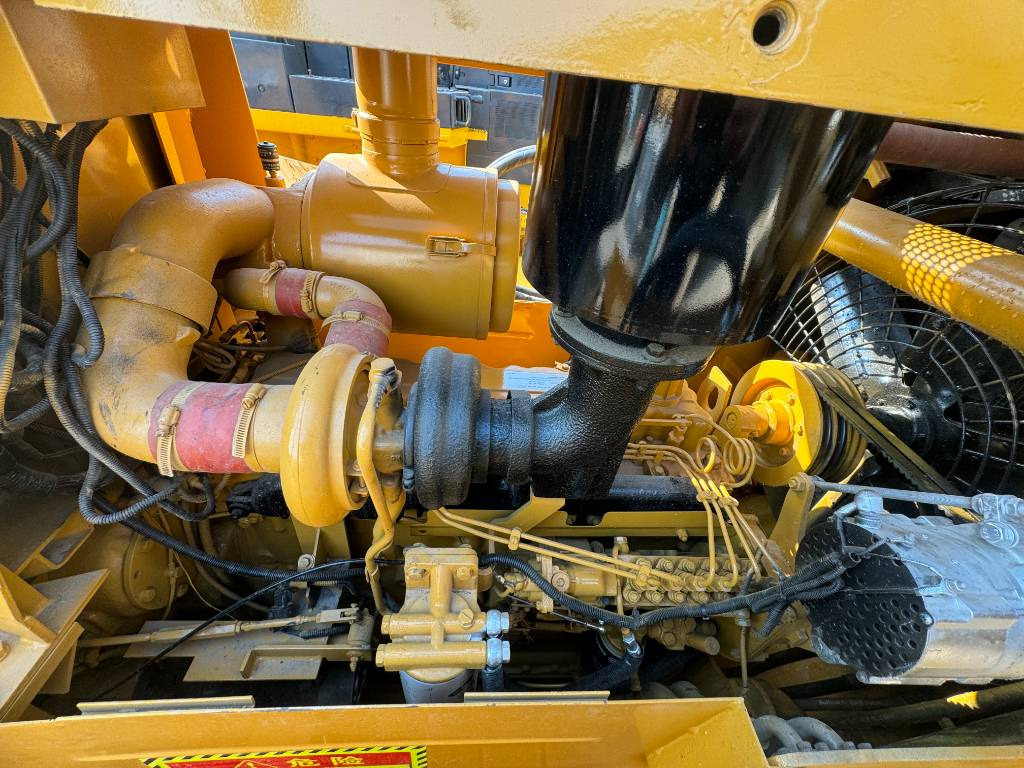 CAT D 7 G - Pelle sur chenille: photos 2 CAT D 7 G - Pelle sur chenille: photos 2