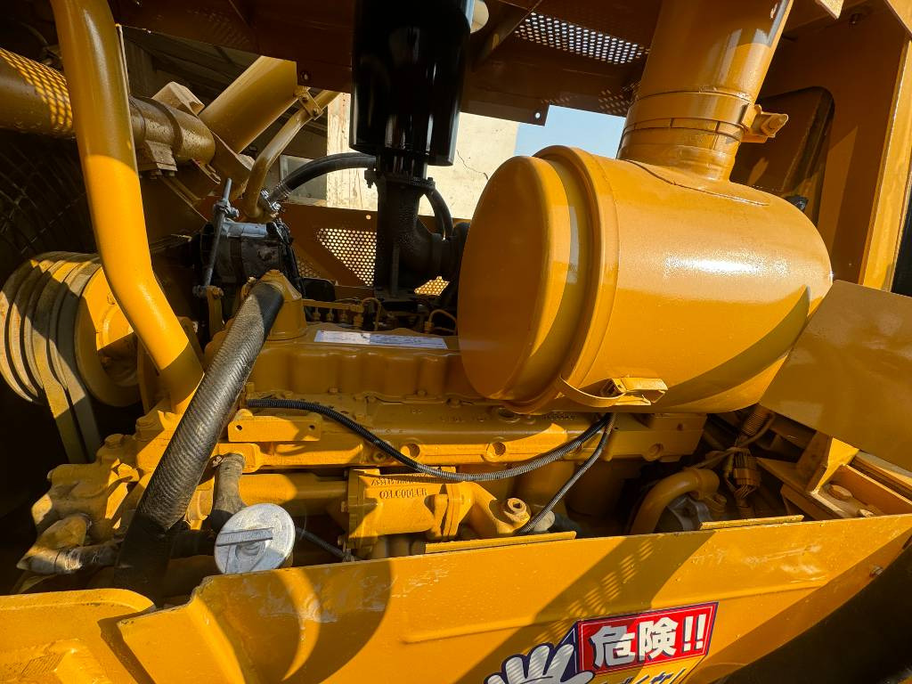 CAT D 7 G - Pelle sur chenille: photos 3 CAT D 7 G - Pelle sur chenille: photos 3