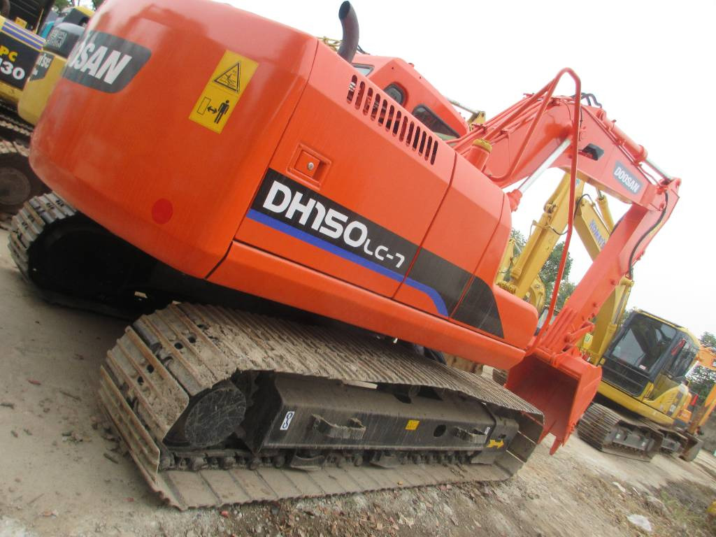 Doosan DH 150 LC-7 - Pelle sur pneus: photos 4 Doosan DH 150 LC-7 - Pelle sur pneus: photos 4