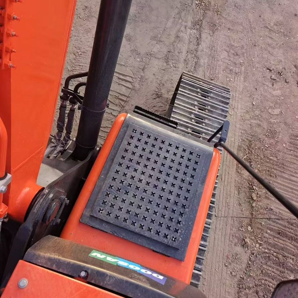 Doosan DX 300 LC - Pelle sur chenille: photos 5 Doosan DX 300 LC - Pelle sur chenille: photos 5