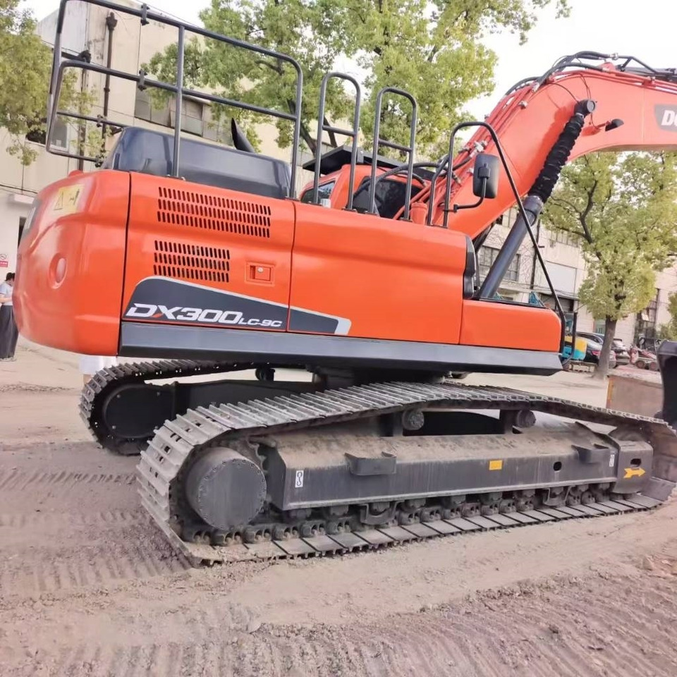 Doosan DX 300 LC - Pelle sur chenille: photos 5 Doosan DX 300 LC - Pelle sur chenille: photos 5