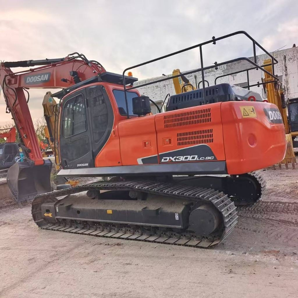 Doosan DX 300 LC - Pelle sur chenille: photos 1 Doosan DX 300 LC - Pelle sur chenille: photos 1