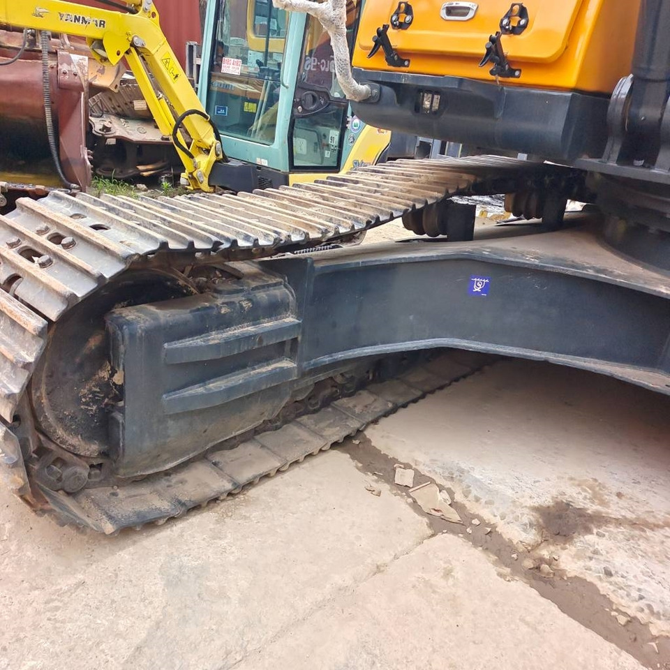 Hyundai 305LC - Pelle sur chenille: photos 3 Hyundai 305LC - Pelle sur chenille: photos 3