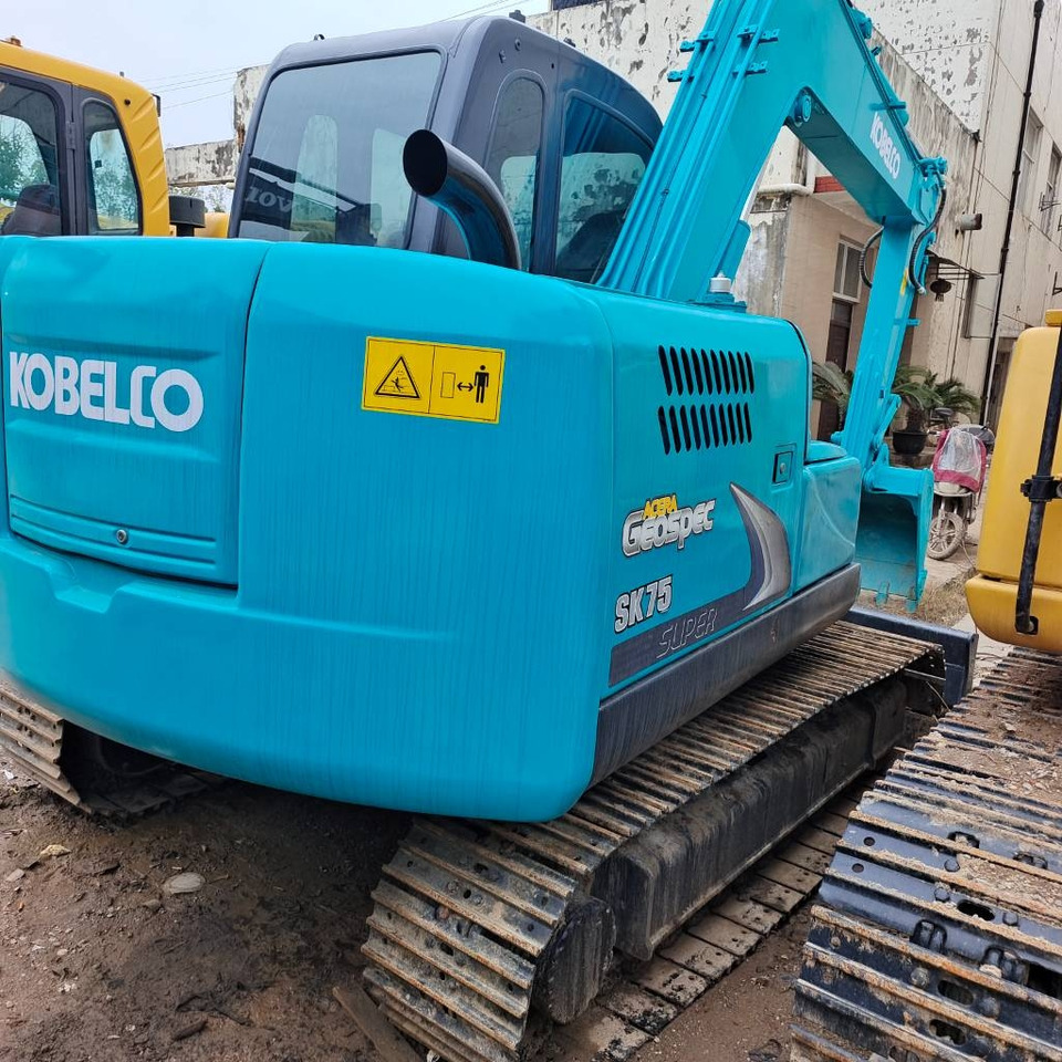 Kobelco SK 75 CSR - Pelle sur chenille: photos 1 Kobelco SK 75 CSR - Pelle sur chenille: photos 1