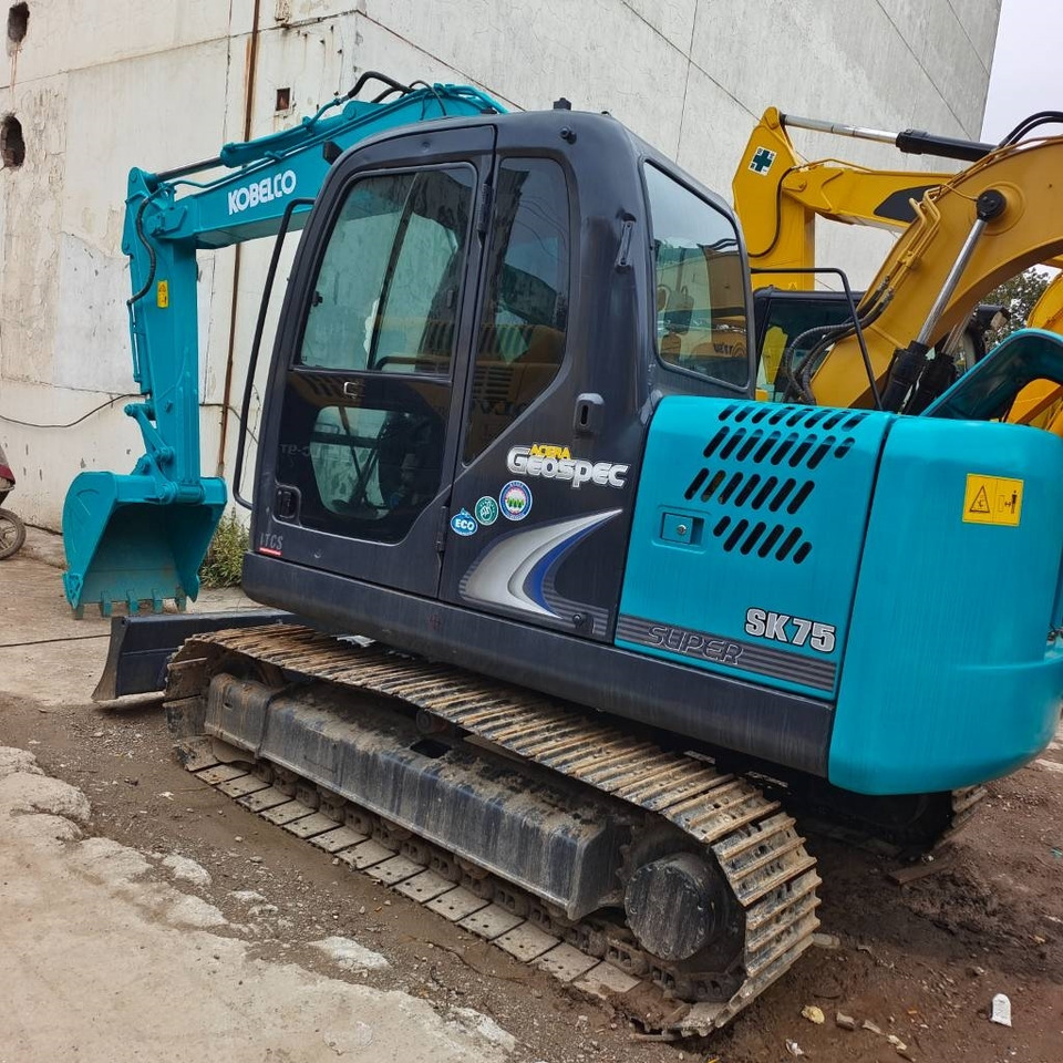Kobelco SK 75 CSR - Pelle sur chenille: photos 2 Kobelco SK 75 CSR - Pelle sur chenille: photos 2