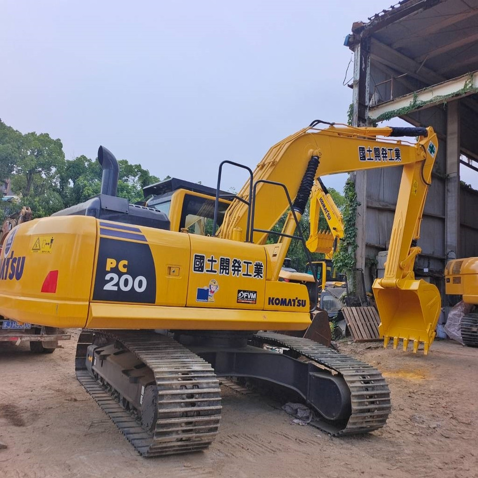 Komatsu PC 200 - Pelle sur chenille: photos 2 Komatsu PC 200 - Pelle sur chenille: photos 2
