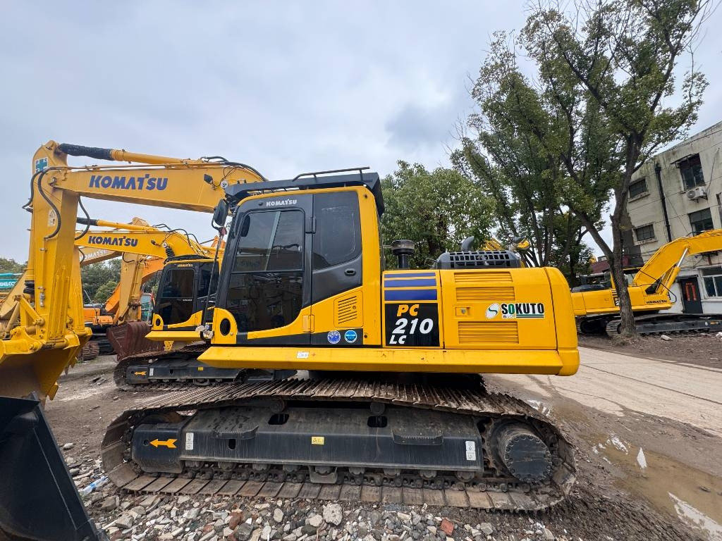Komatsu PC 210 LC - Pelle sur chenille: photos 1 Komatsu PC 210 LC - Pelle sur chenille: photos 1