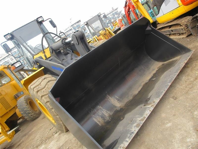 Komatsu WA 380 - Chargeuse sur pneus: photos 4 Komatsu WA 380 - Chargeuse sur pneus: photos 4