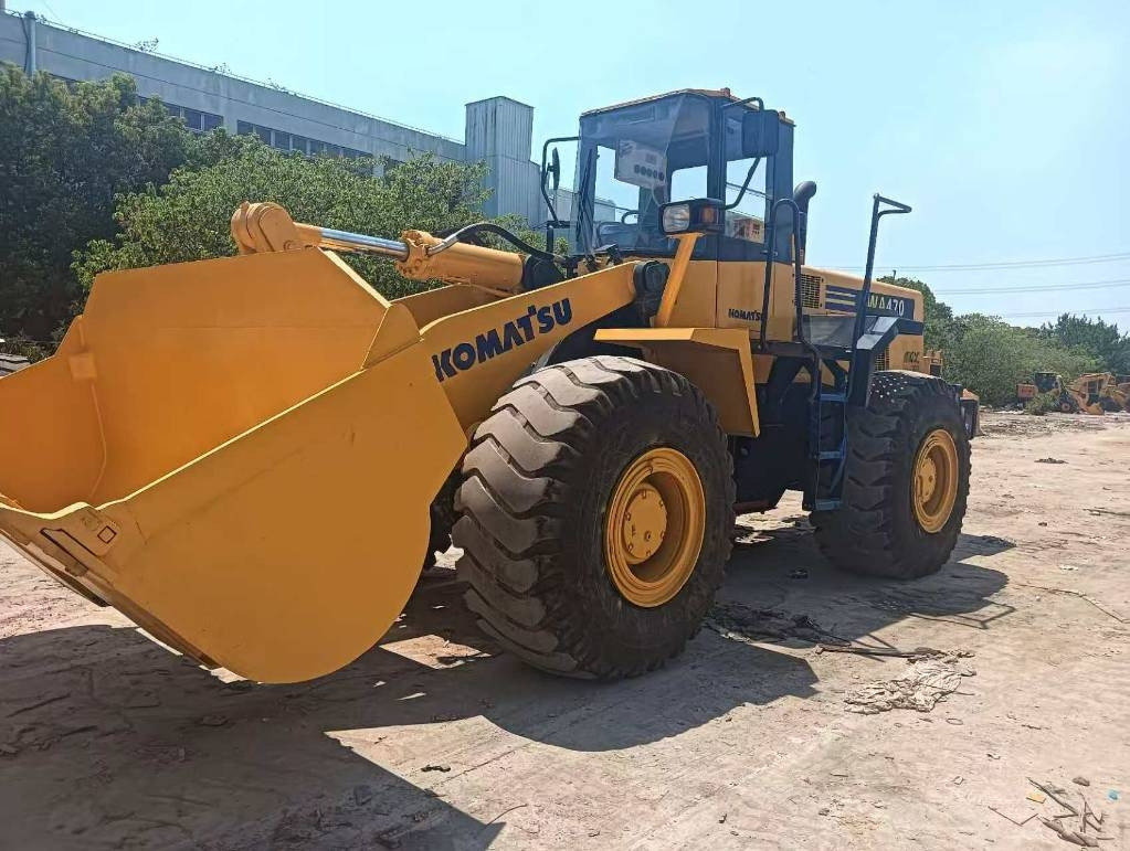 Komatsu WA 470-3 - Chargeuse sur pneus: photos 1 Komatsu WA 470-3 - Chargeuse sur pneus: photos 1