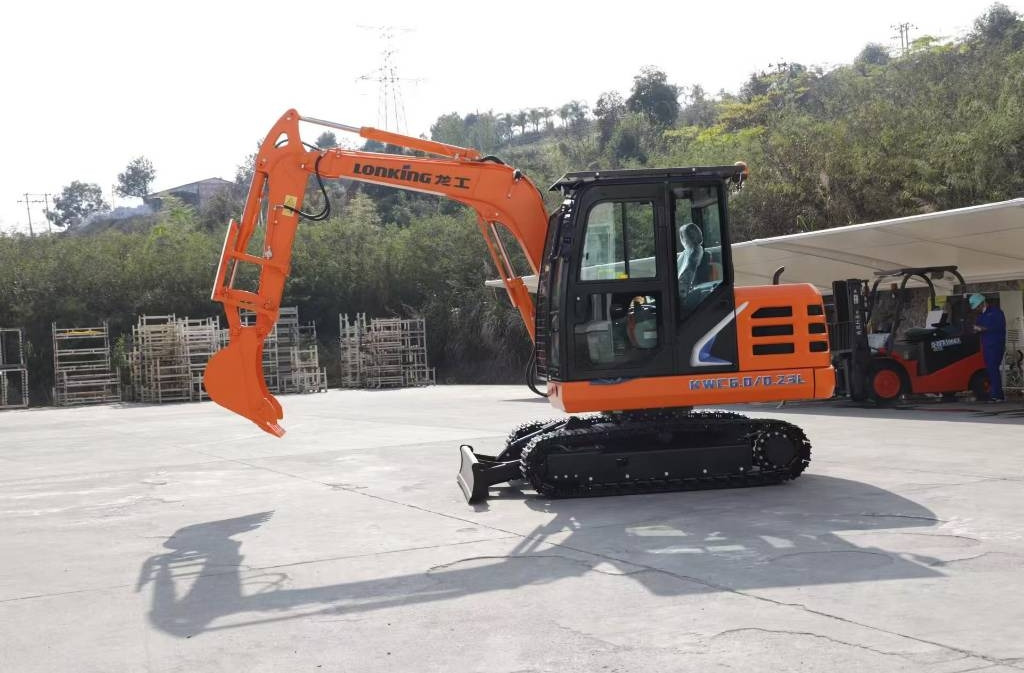 Pelle sur chenille neuf Lonking K W C 6.0 BRAND NEW MACHINE: photos 1