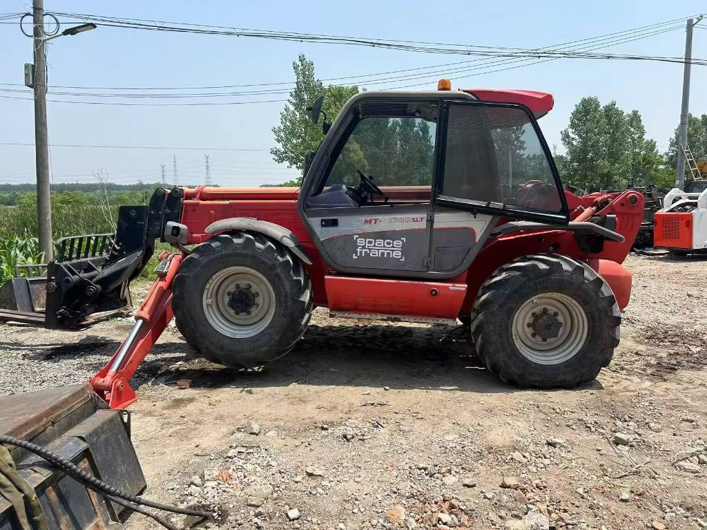 Manitou MT 1740 SL T - Mini chargeuse: photos 4 Manitou MT 1740 SL T - Mini chargeuse: photos 4