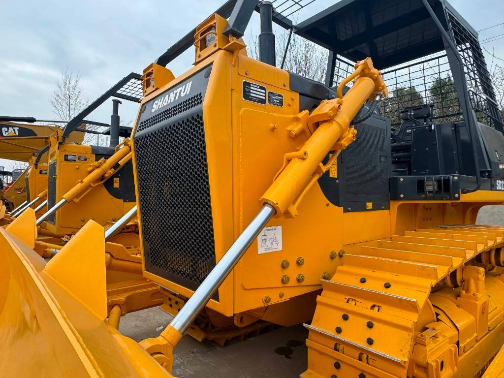 Shantui SD 22 F - Bulldozer: photos 1 Shantui SD 22 F - Bulldozer: photos 1