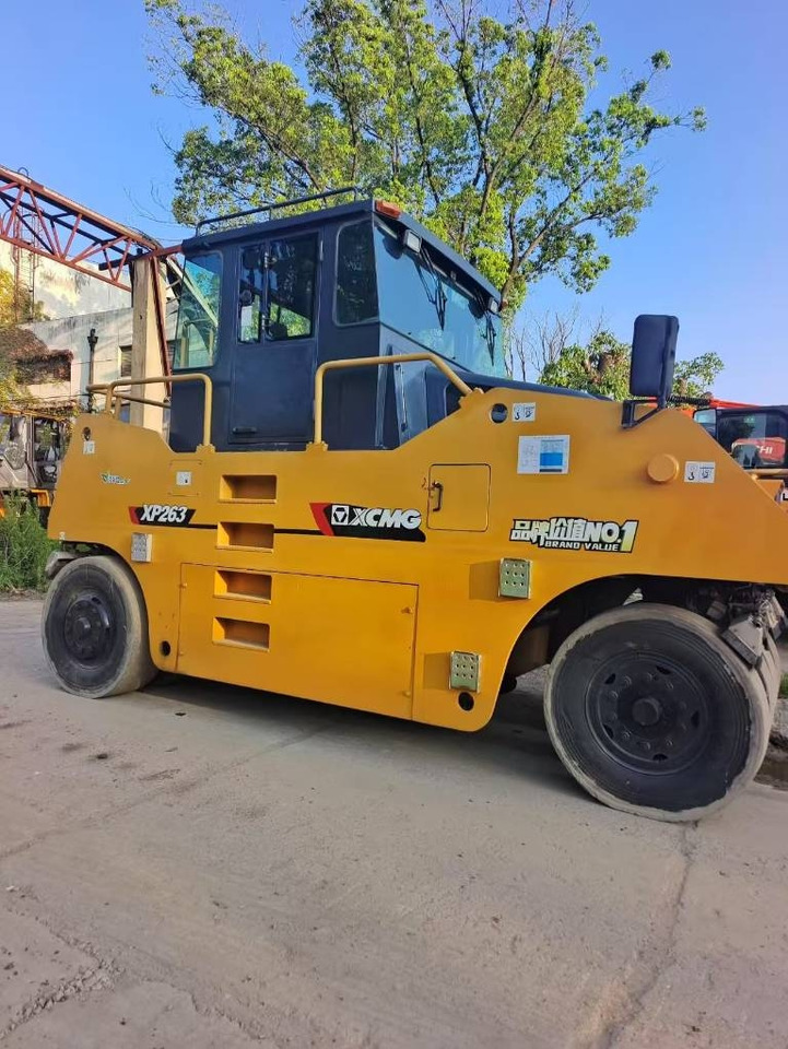 XCMG XP 263 - Compacteur à pneus: photos 1 XCMG XP 263 - Compacteur à pneus: photos 1