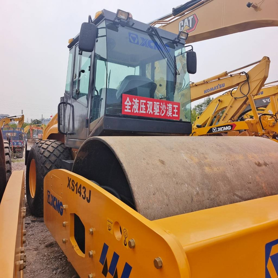 XCMG XS 143 J - Compacteur à pieds de mouton/ Monocylindre: photos 1 XCMG XS 143 J - Compacteur à pieds de mouton/ Monocylindre: photos 1