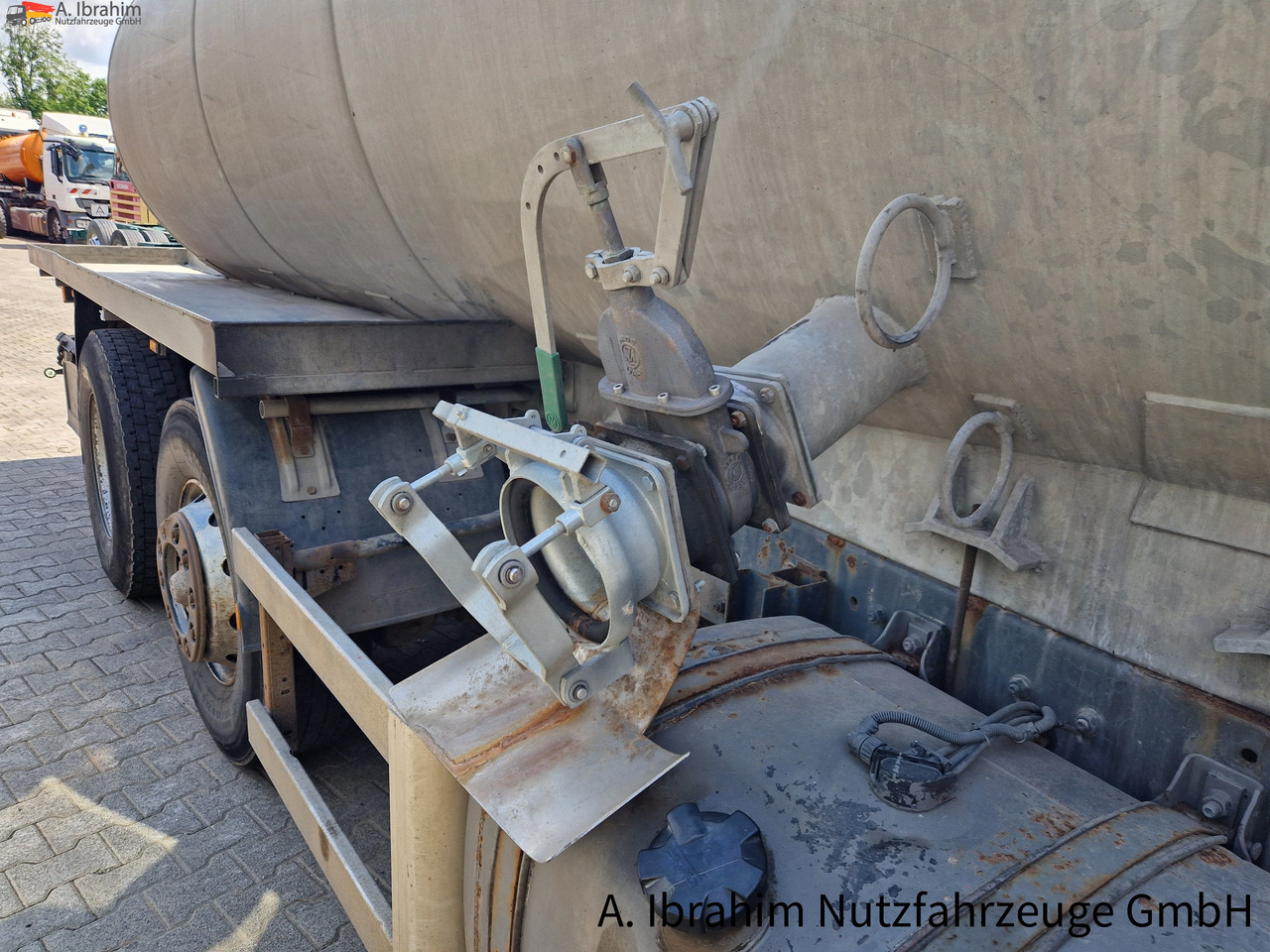 Camion citerne Daf CF 290 Wassertank 13500 L, Tank verzinkt Vorlauf- Lift- Lenkachse: photos 6 Camion citerne Daf CF 290 Wassertank 13500 L, Tank verzinkt Vorlauf- Lift- Lenkachse: photos 6