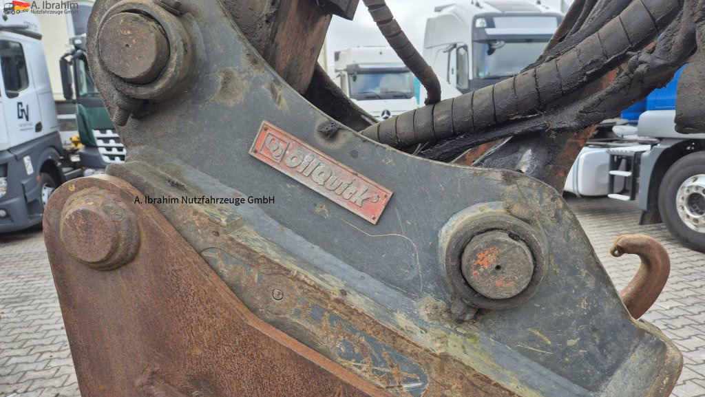 Hitachi 225 USLC - Pelle sur chenille: photos 3 Hitachi 225 USLC - Pelle sur chenille: photos 3