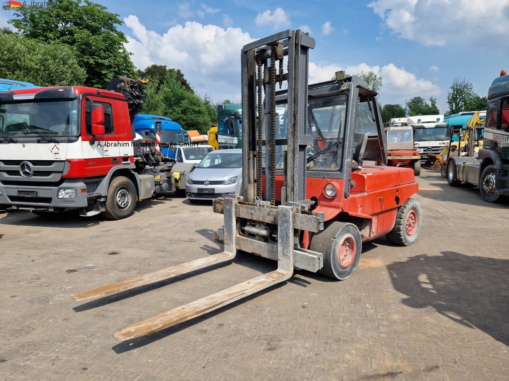 Linde H60 alt, aber läuft. 2x vorhanden, Tragfähigkeit 6000 kg - Chariot élévateur diesel: photos 1 Linde H60 alt, aber läuft. 2x vorhanden, Tragfähigkeit 6000 kg - Chariot élévateur diesel: photos 1