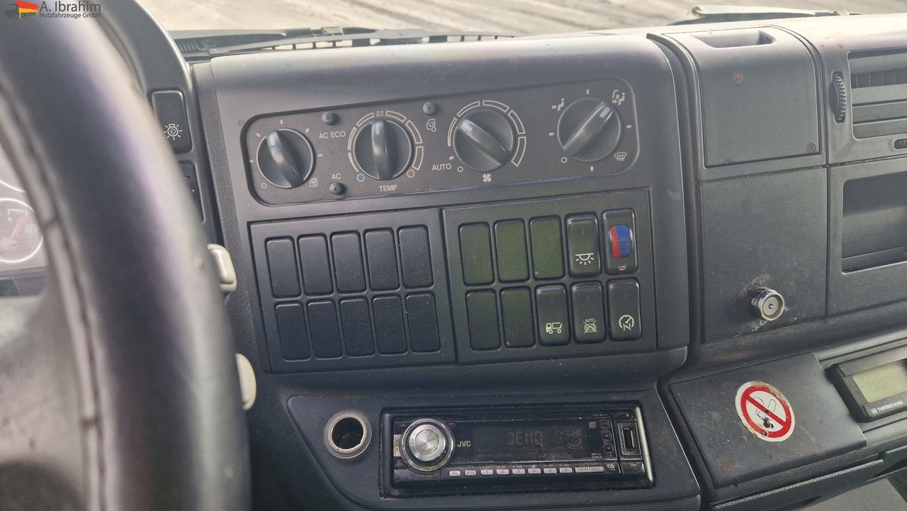 MAN 8.180 Thermokingkühlung - 30 ° voll fahrbereit - Camion frigorifique: photos 2 MAN 8.180 Thermokingkühlung - 30 ° voll fahrbereit - Camion frigorifique: photos 2