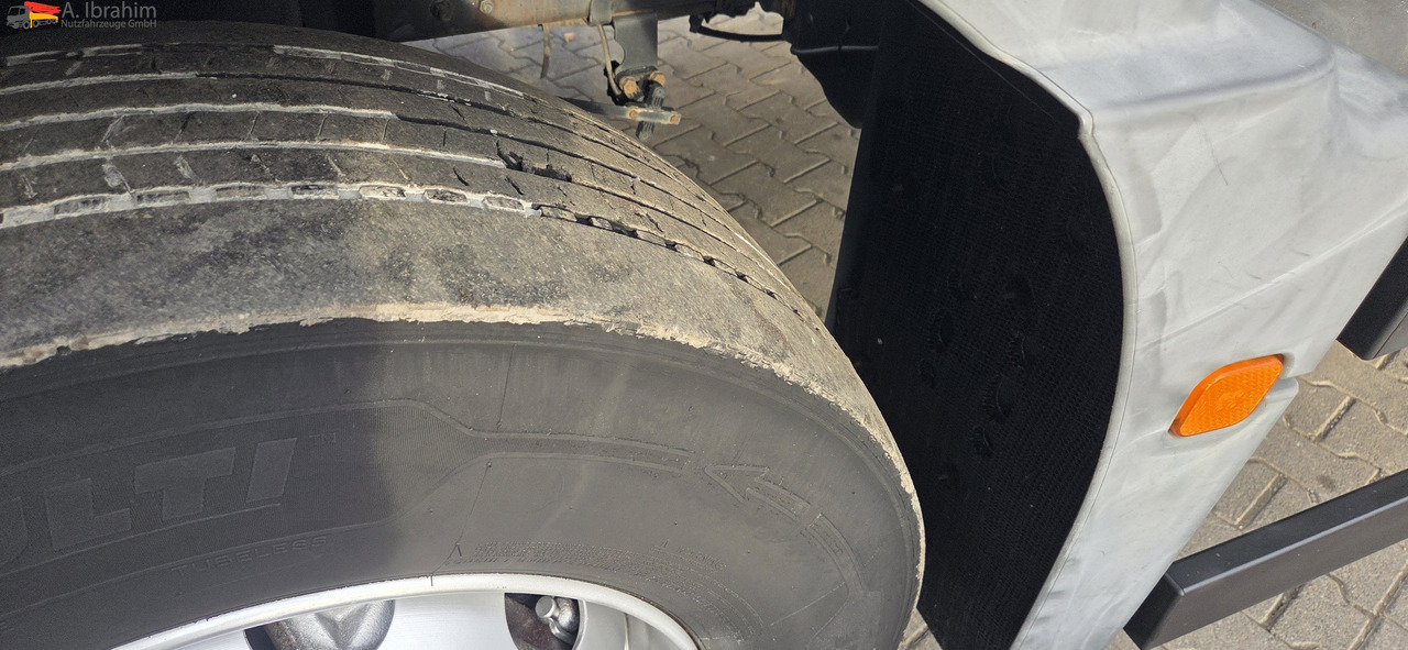 MAN TGM 18.290 Carrier Supra 950 U | LBW | 2 Kammer MT | Schneeketten - Camion frigorifique: photos 5 MAN TGM 18.290 Carrier Supra 950 U | LBW | 2 Kammer MT | Schneeketten - Camion frigorifique: photos 5