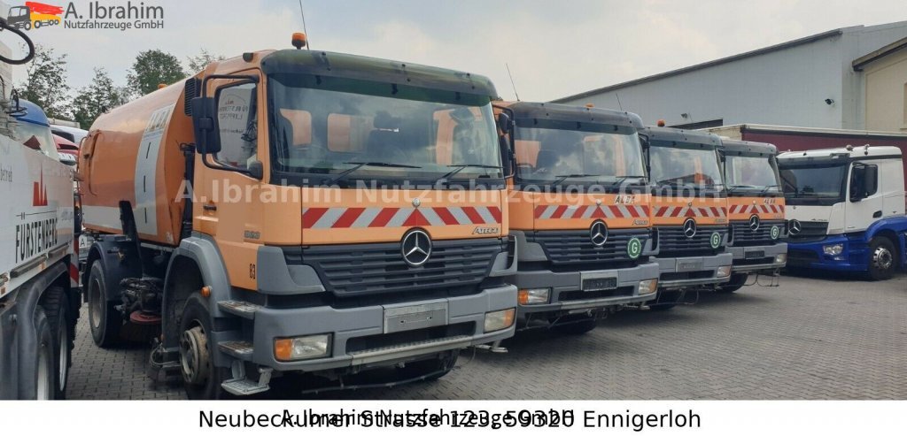 Mercedes-Benz 1823 DB 1823,Optifant 70, 3677 h Betriebsst., 2 Motors, 3 Pedals - Balayeuse de voirie: photos 3 Mercedes-Benz 1823 DB 1823,Optifant 70, 3677 h Betriebsst., 2 Motors, 3 Pedals - Balayeuse de voirie: photos 3
