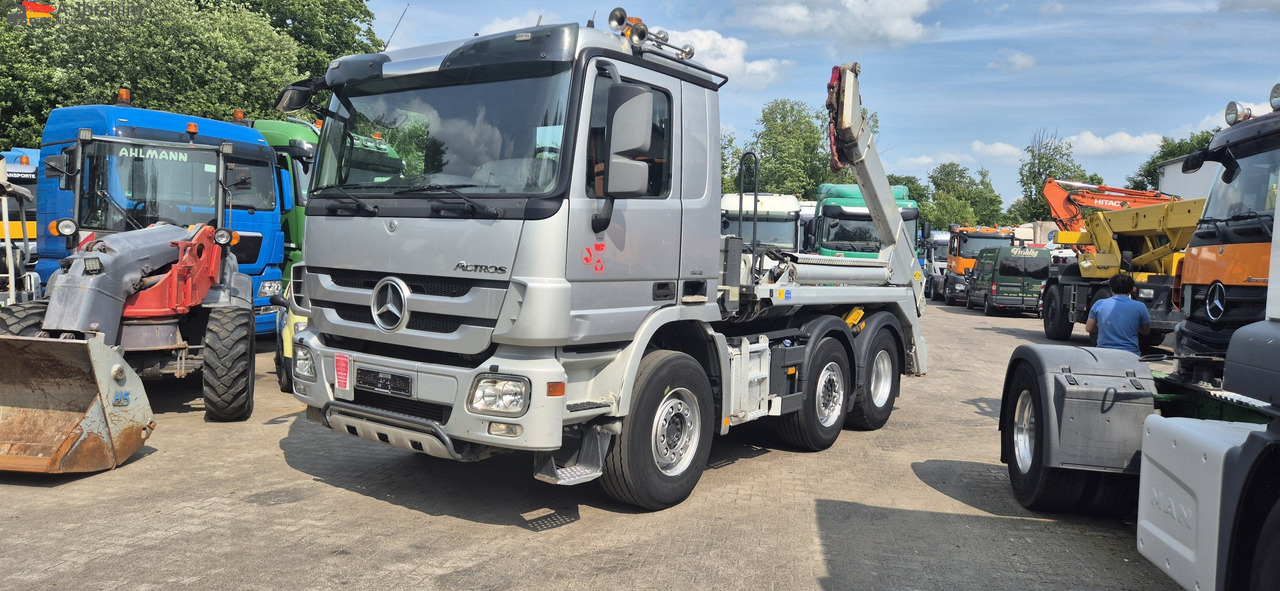 Mercedes-Benz 2546 L Meiller Absetzkipper 6x2, Vorlauf-Lenkachse, mp3 - Camion multibenne: photos 1 Mercedes-Benz 2546 L Meiller Absetzkipper 6x2, Vorlauf-Lenkachse, mp3 - Camion multibenne: photos 1
