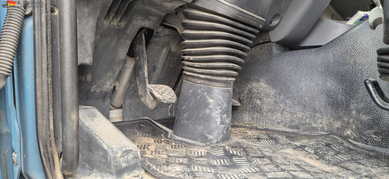 Mercedes-Benz 3241 PM 21-3 Liebherr 7 cbm PUMI Putzmeister Liebherr - Camion malaxeur pompe: photos 4 Mercedes-Benz 3241 PM 21-3 Liebherr 7 cbm PUMI Putzmeister Liebherr - Camion malaxeur pompe: photos 4